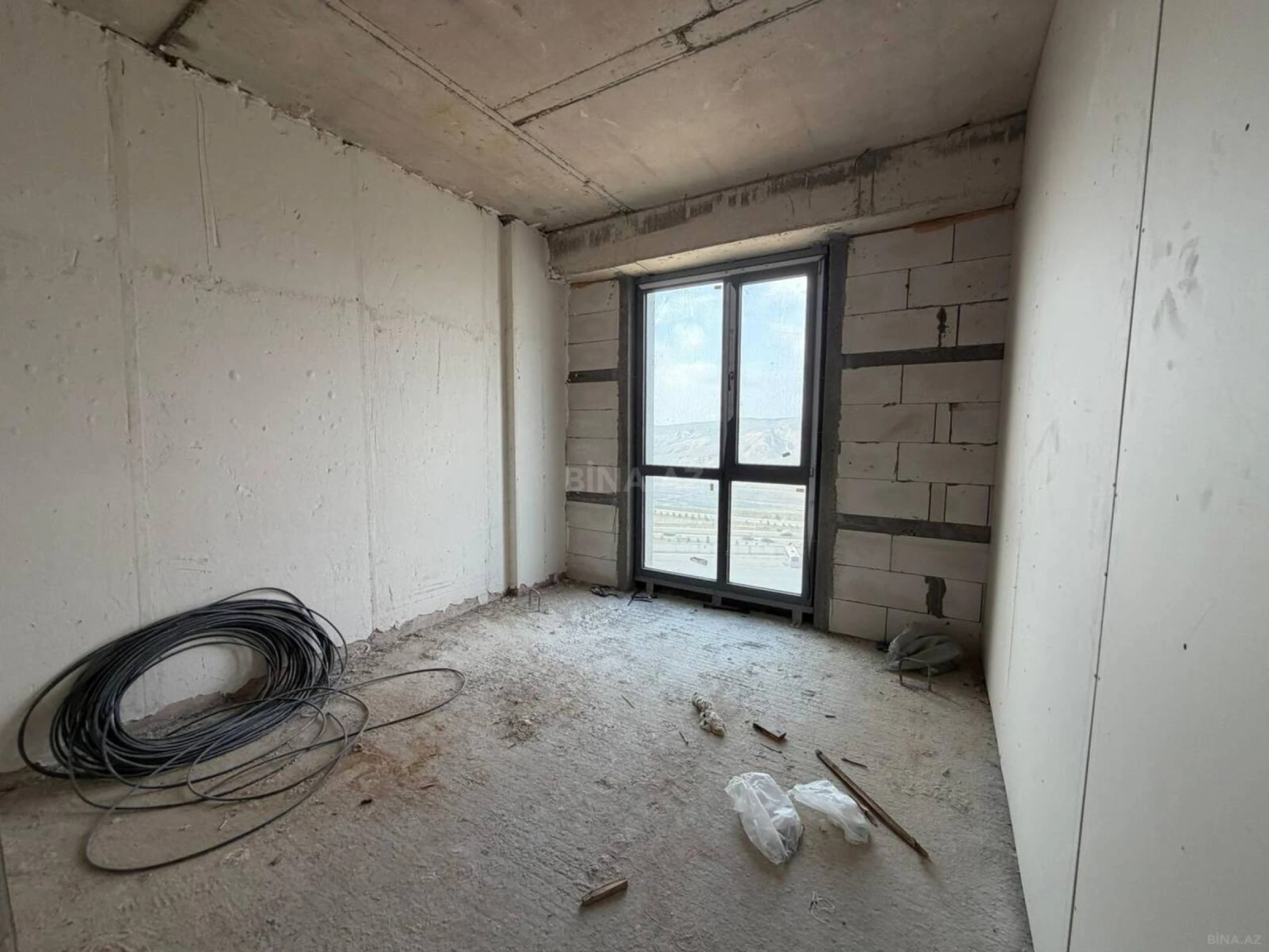 Satılır 2 otaqlı mənzil 65 m²