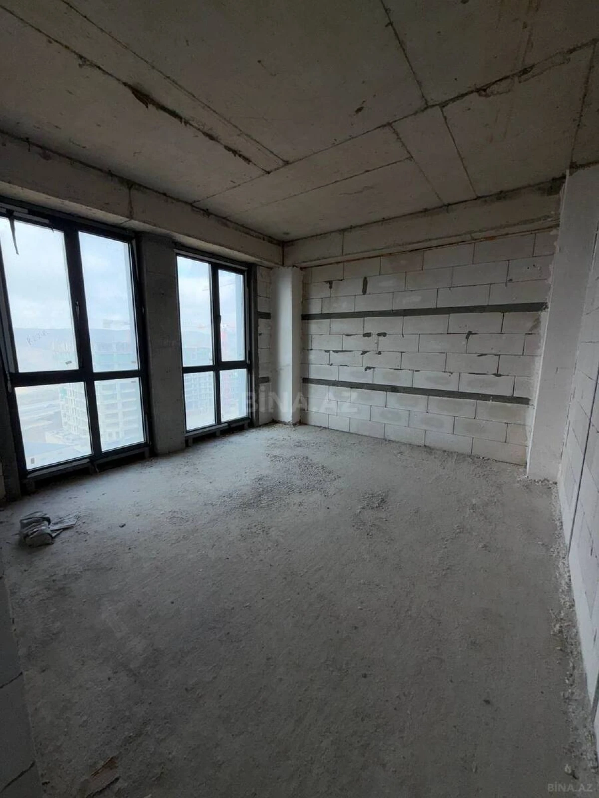 Satılır 2 otaqlı mənzil 65 m²