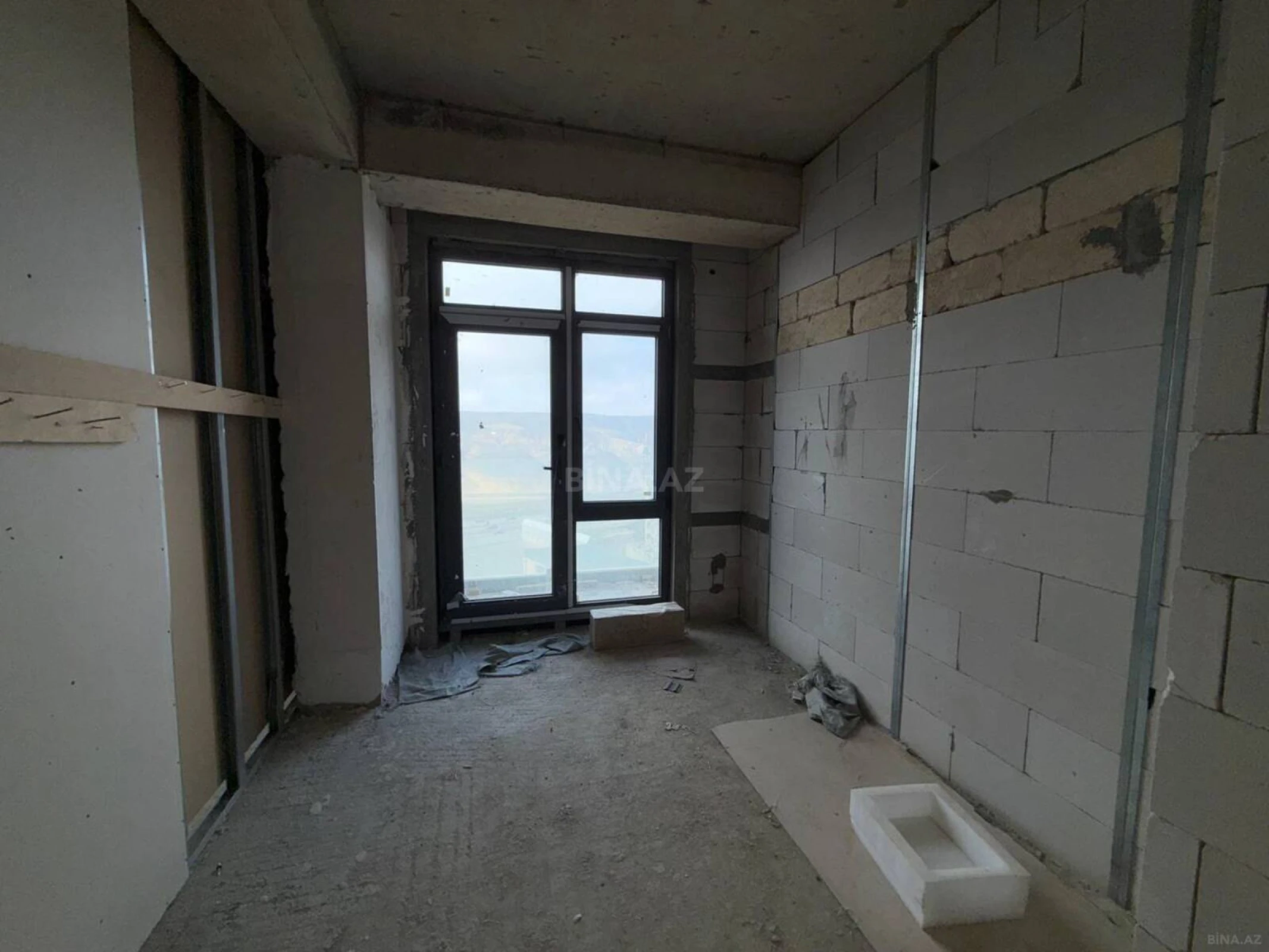 Satılır 2 otaqlı mənzil 65 m²