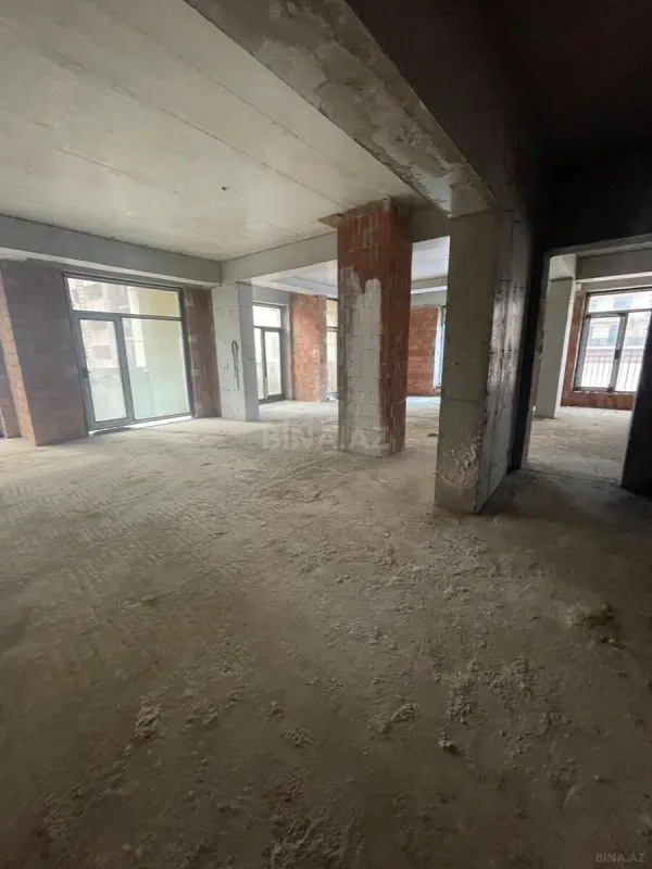 Satılır 4 otaqlı mənzil 157.5 m²