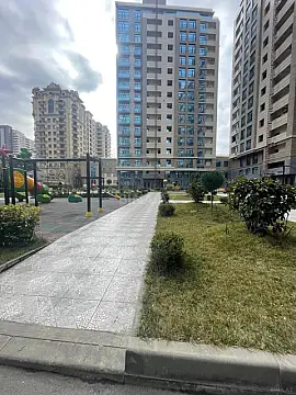 Satılır 4 otaqlı mənzil 157.5 m²