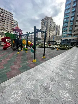 Satılır 4 otaqlı mənzil 157.5 m²