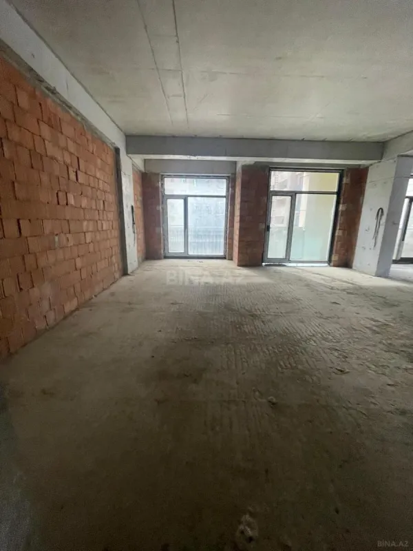 Satılır 4 otaqlı mənzil 157.5 m²