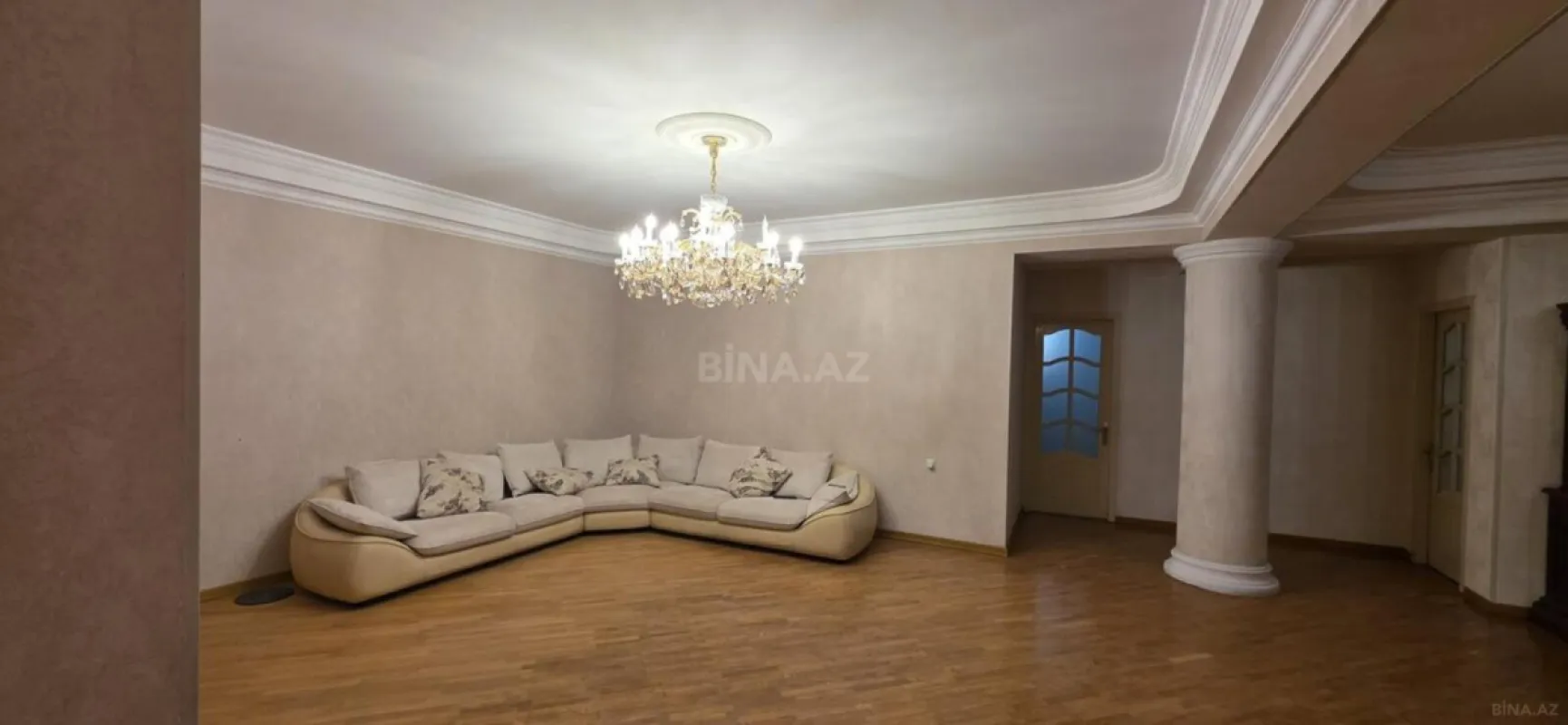 Kirayə verilir 5 otaqlı mənzil 200 m²