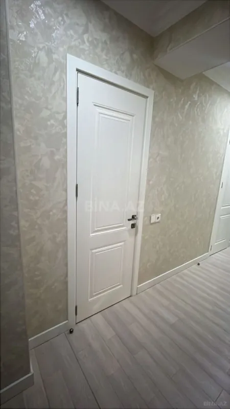 Satılır 4 otaqlı mənzil 146 m²