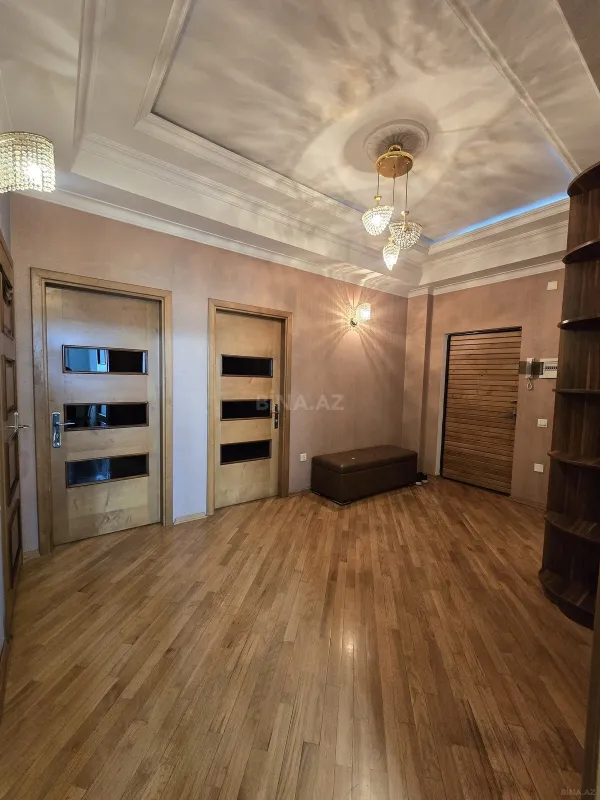 Satılır 3 otaqlı mənzil 110 m²