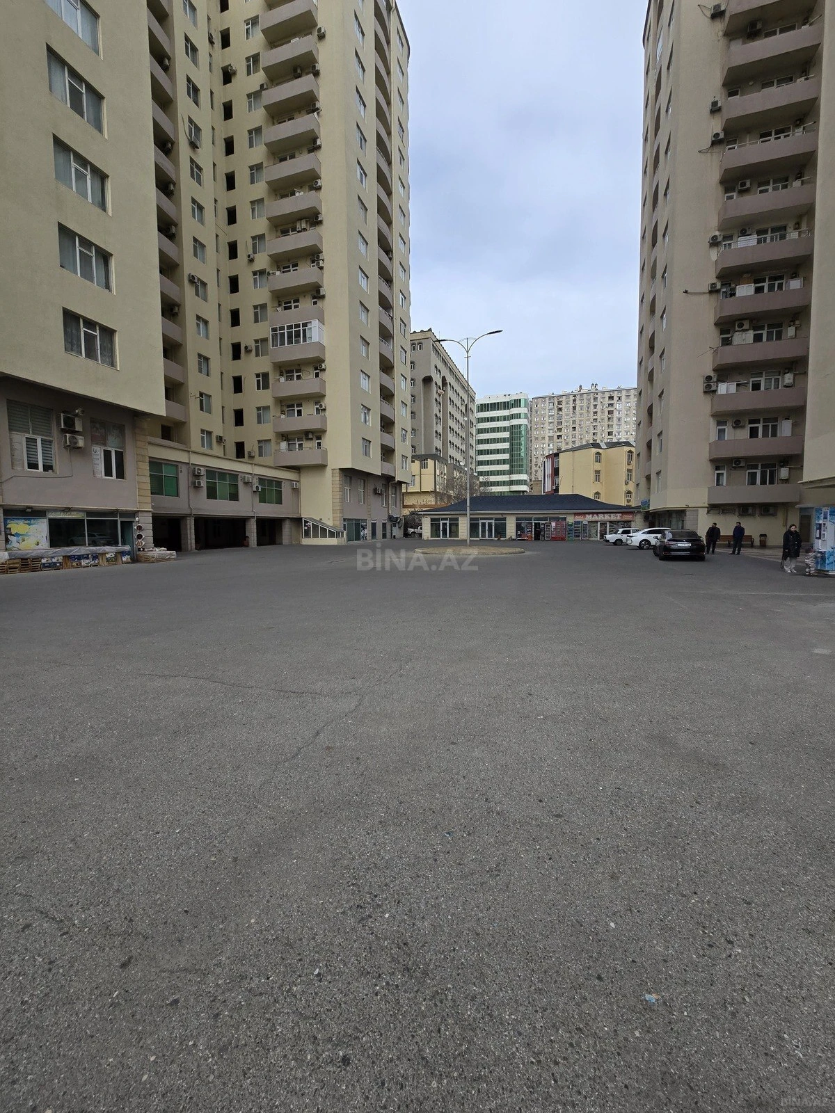 Satılır 3 otaqlı mənzil 110 m²