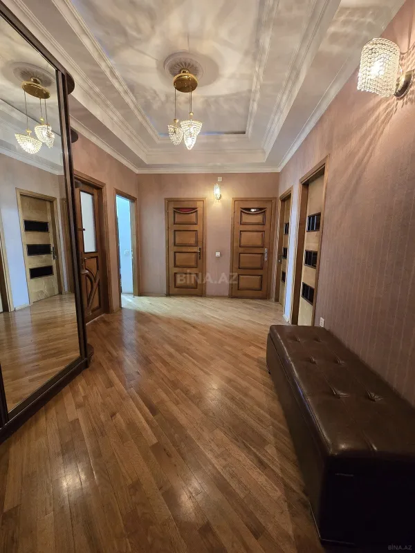 Satılır 3 otaqlı mənzil 110 m²