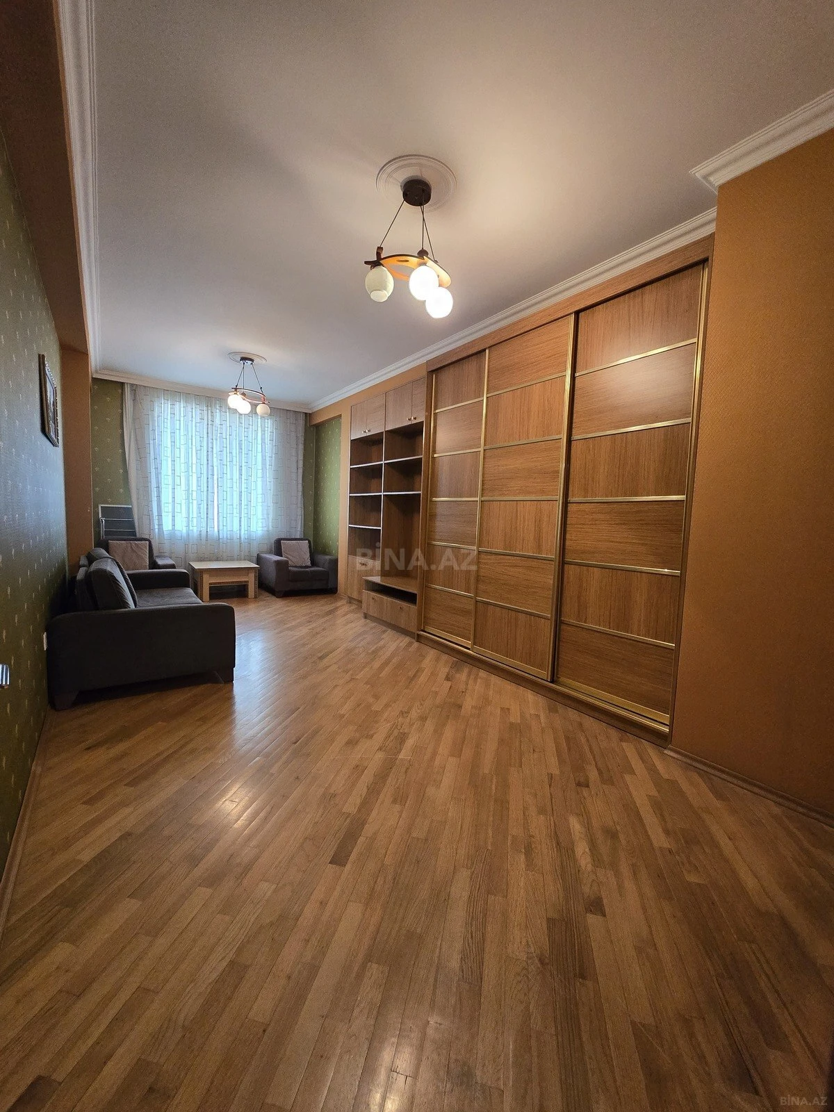 Satılır 3 otaqlı mənzil 110 m²