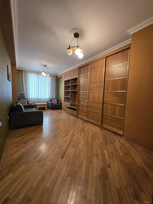 Satılır 3 otaqlı mənzil 110 m²