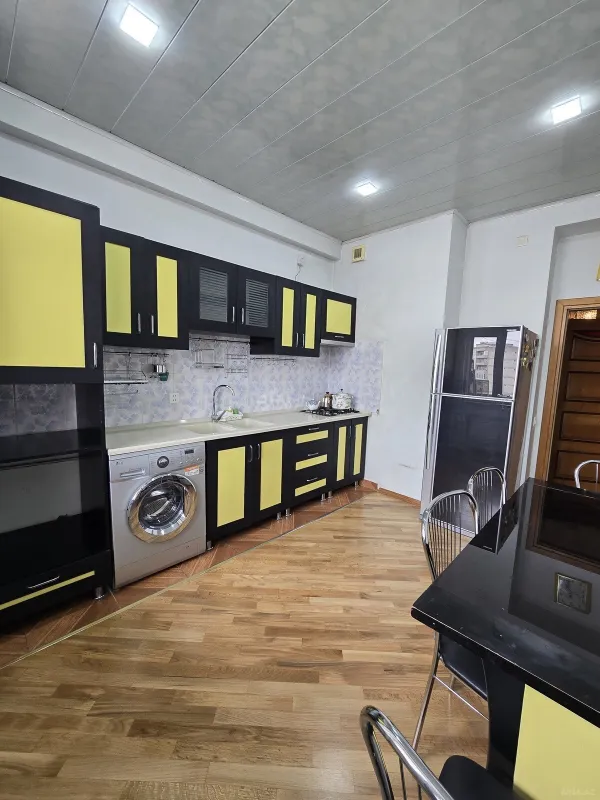 Satılır 3 otaqlı mənzil 110 m²