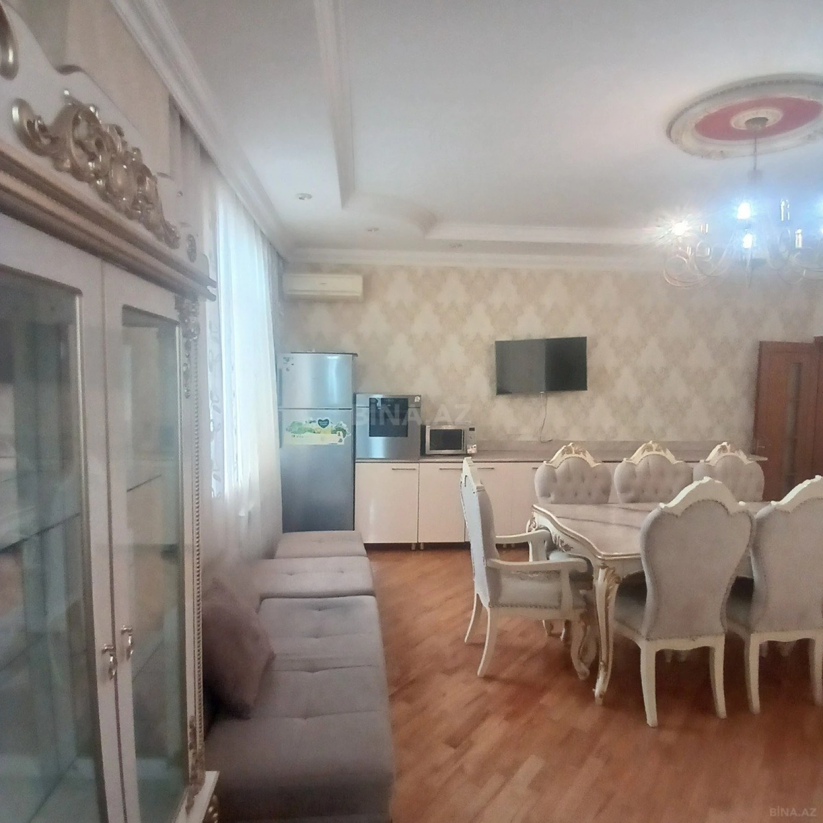 Satılır 3 otaqlı mənzil 110 m²