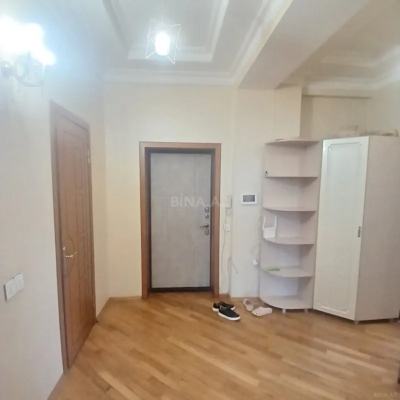 Satılır 3 otaqlı mənzil 110 m²