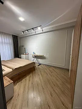 Kirayə verilir 2 otaqlı mənzil 90 m²