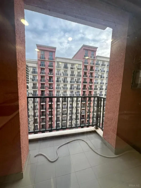 Kirayə verilir 2 otaqlı mənzil 90 m²