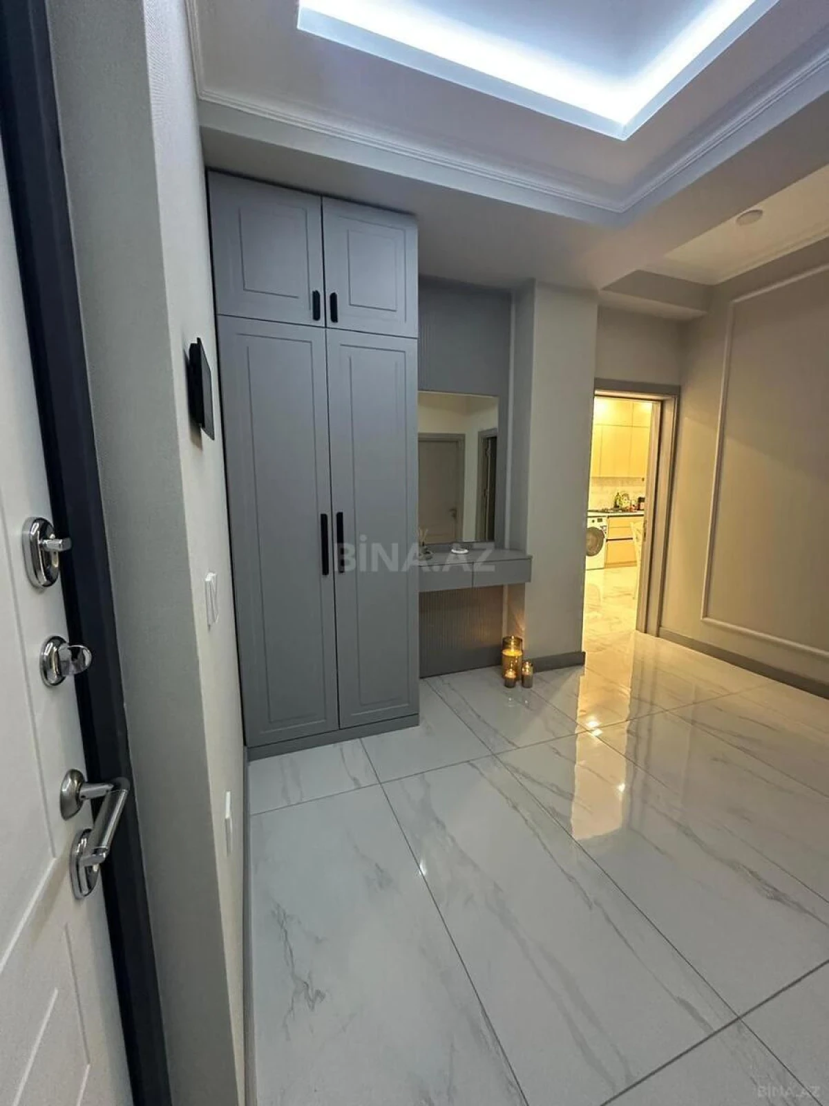Kirayə verilir 2 otaqlı mənzil 90 m²