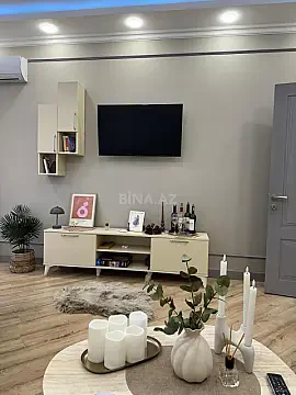 Kirayə verilir 2 otaqlı mənzil 90 m²