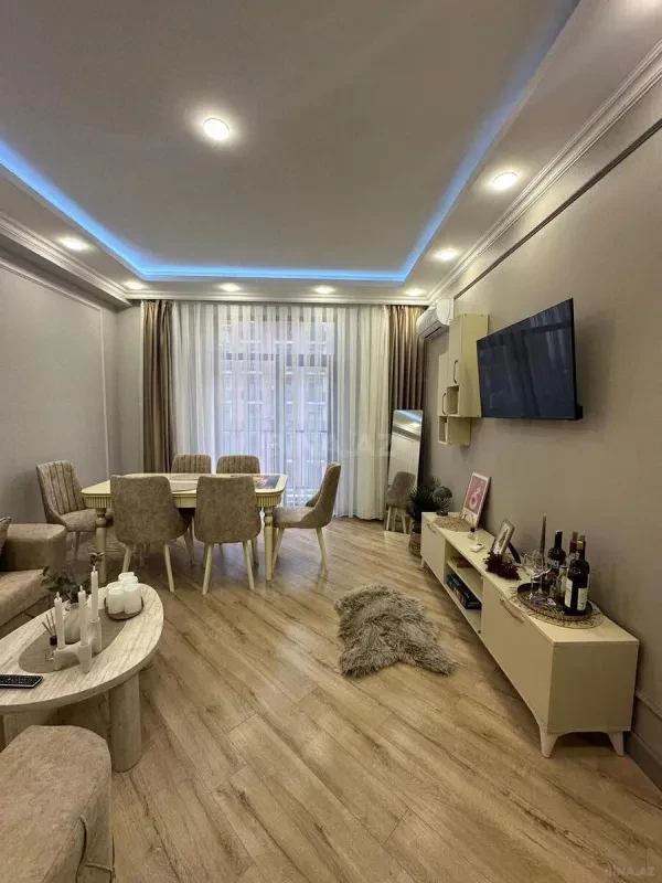 Kirayə verilir 2 otaqlı mənzil 90 m²