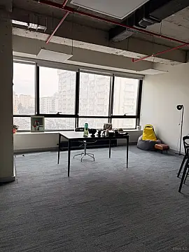 Kirayə verilir 3 otaqlı ofis 105.7 m²