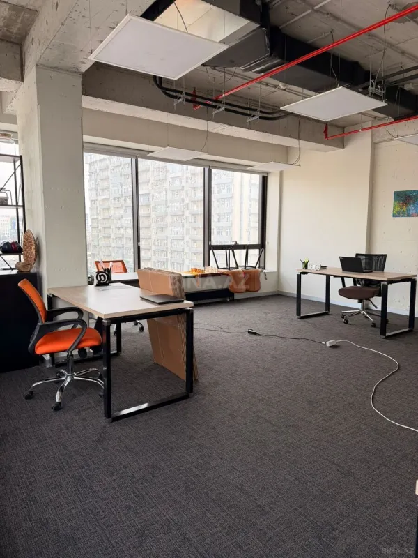 Kirayə verilir 3 otaqlı ofis 105.7 m²