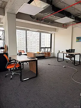 Kirayə verilir 3 otaqlı ofis 105.7 m²