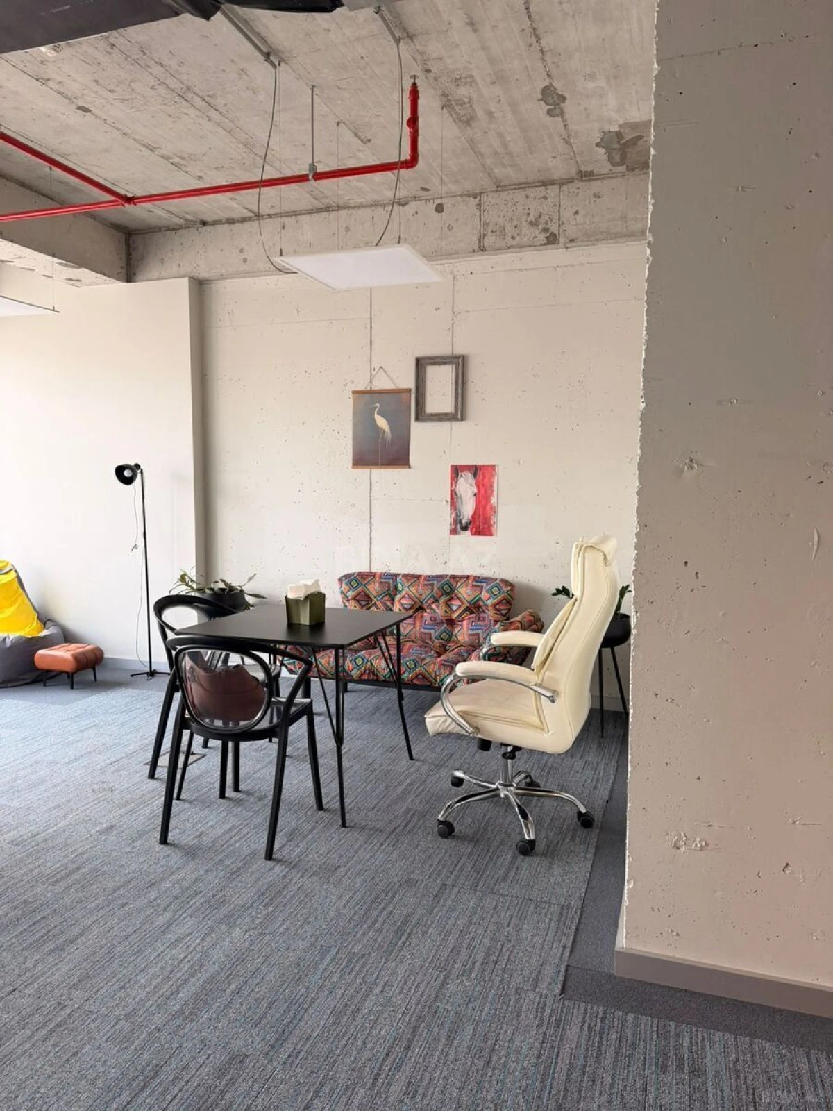 Kirayə verilir 3 otaqlı ofis 105.7 m²