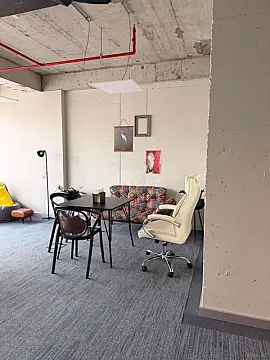 Kirayə verilir 3 otaqlı ofis 105.7 m²