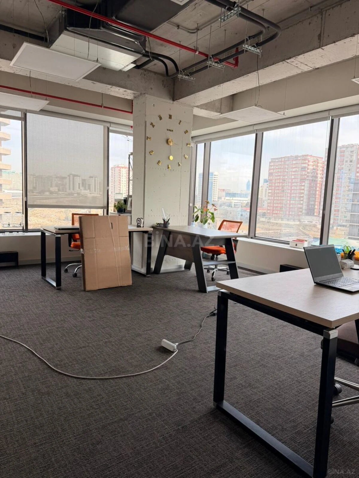 Kirayə verilir 3 otaqlı ofis 105.7 m²