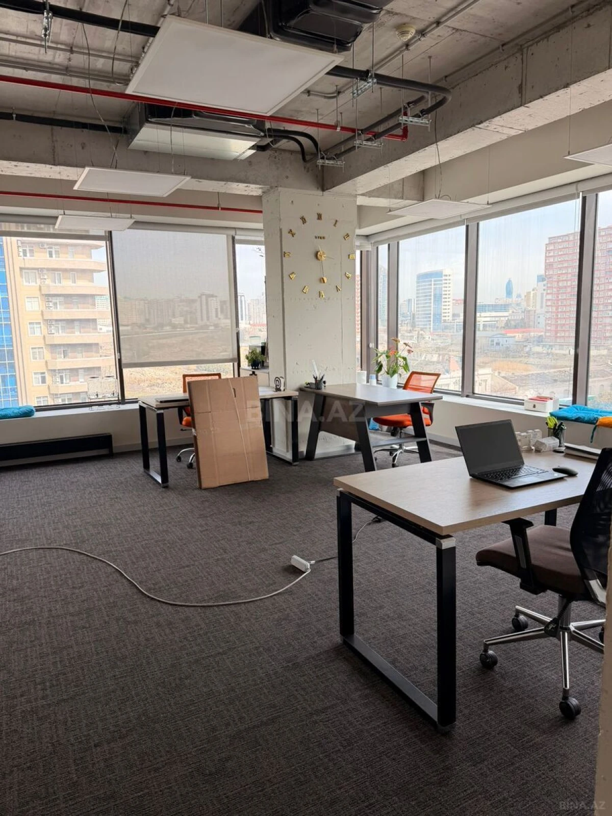Kirayə verilir 3 otaqlı ofis 105.7 m²