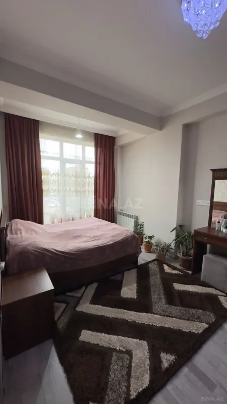 Satılır 3 otaqlı mənzil 130 m²