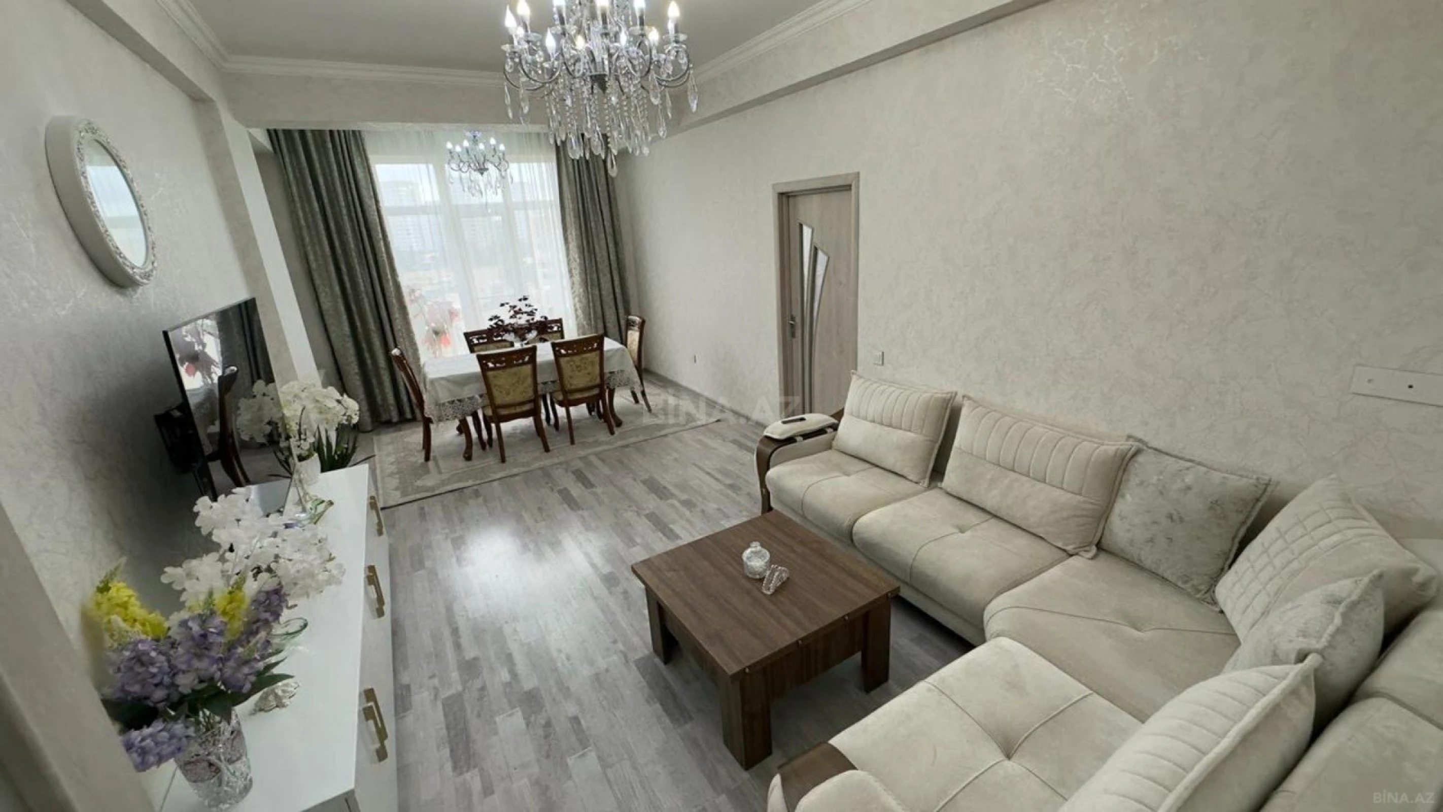 Satılır 3 otaqlı mənzil 130 m²