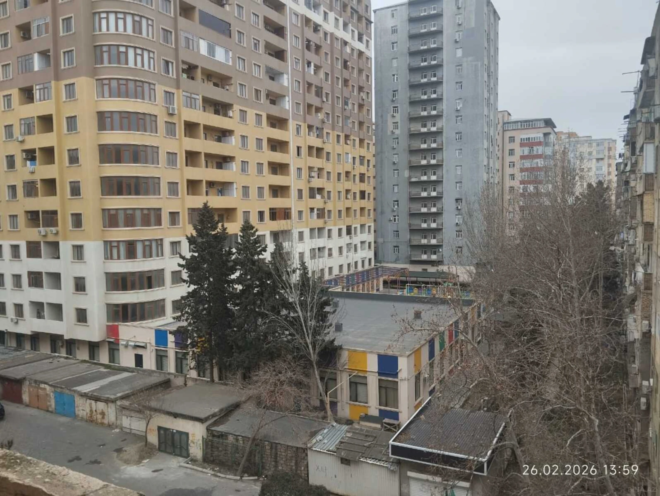 Satılır 5 otaqlı mənzil 120 m²