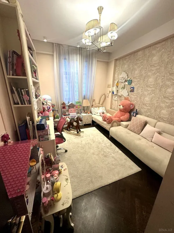 Satılır 3 otaqlı mənzil 120 m²