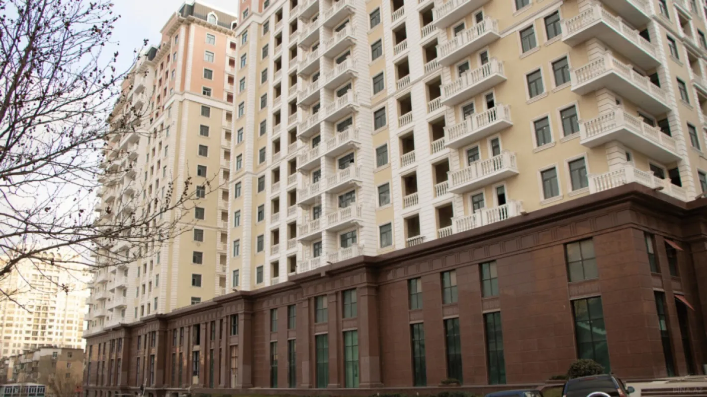 Satılır 3 otaqlı mənzil 120 m²