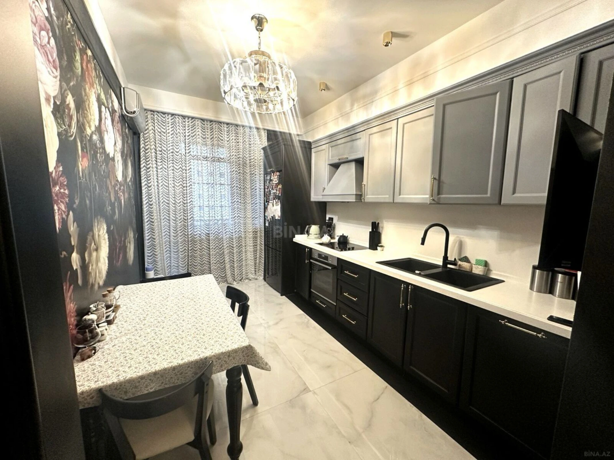 Satılır 3 otaqlı mənzil 120 m²