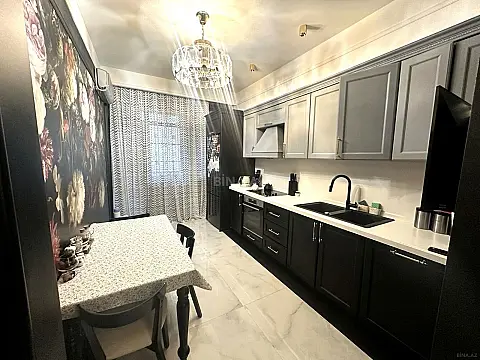 Satılır 3 otaqlı mənzil 120 m²
