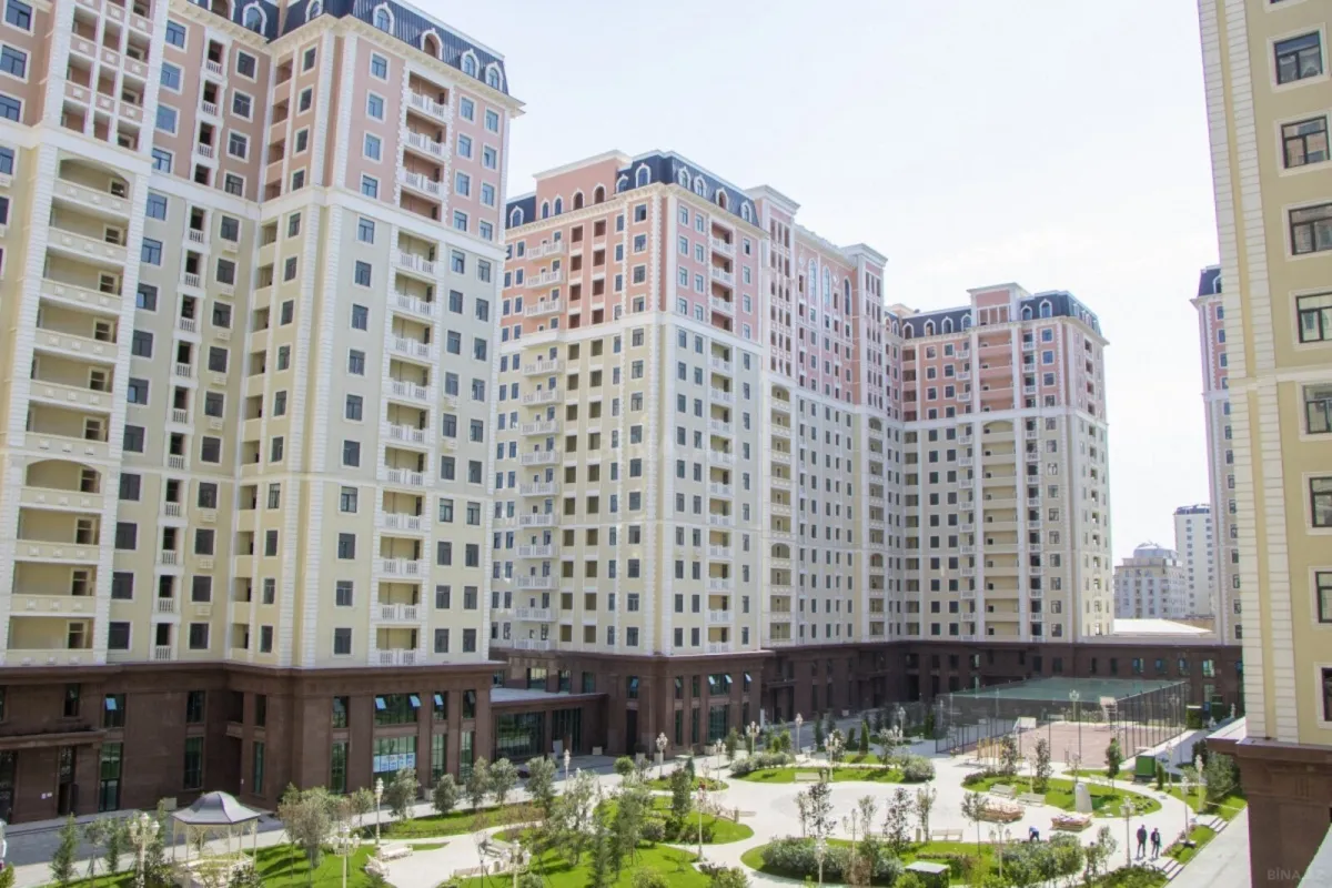 Satılır 3 otaqlı mənzil 120 m²