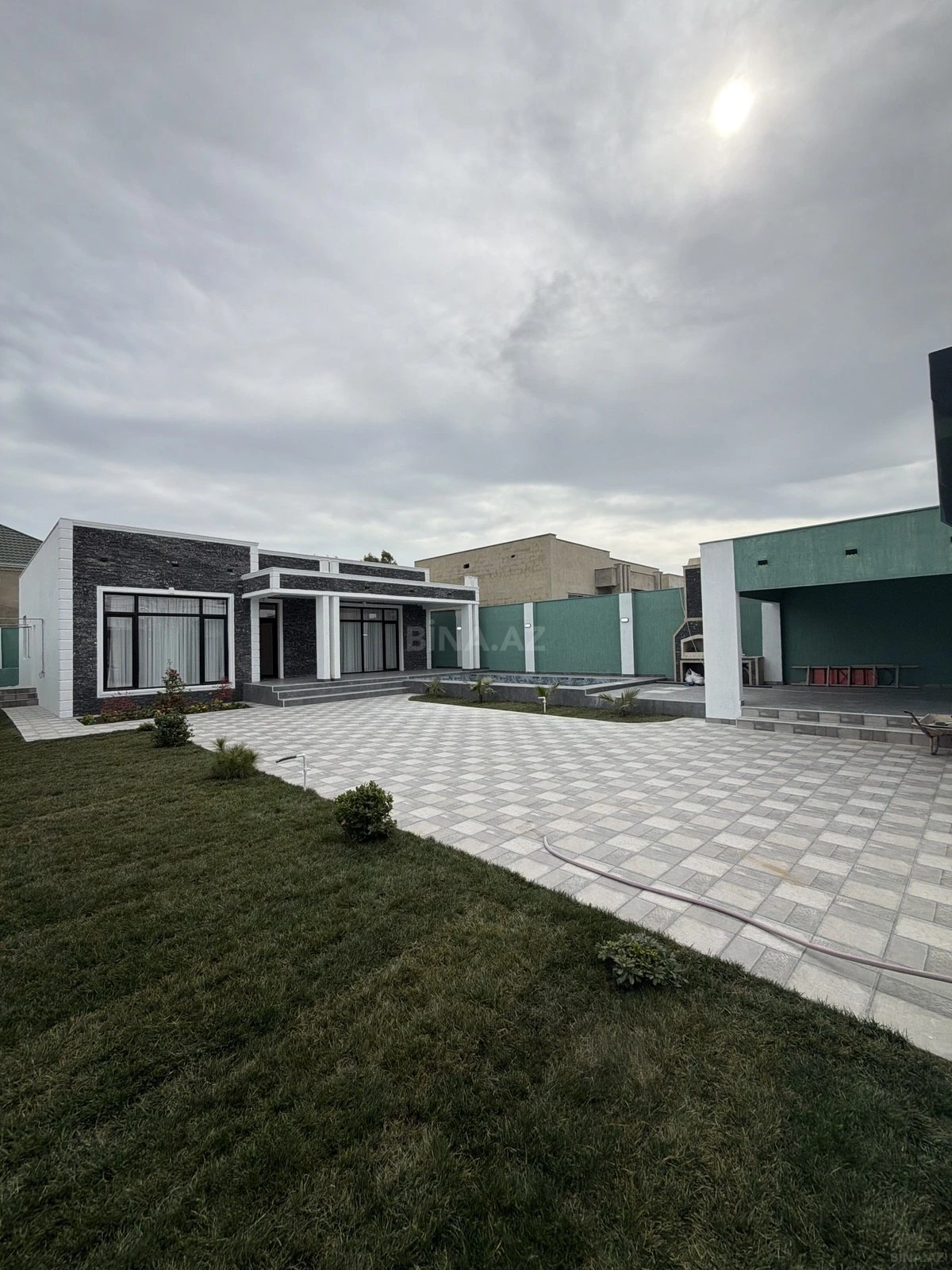 Satılır 4 otaqlı həyət evi 170 m²