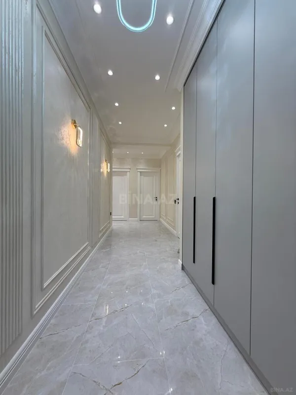 Satılır 3 otaqlı mənzil 130 m²