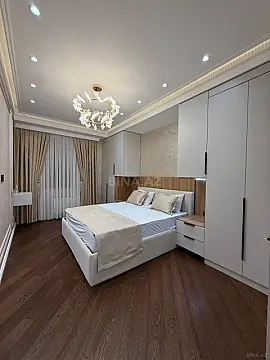 Satılır 3 otaqlı mənzil 130 m²