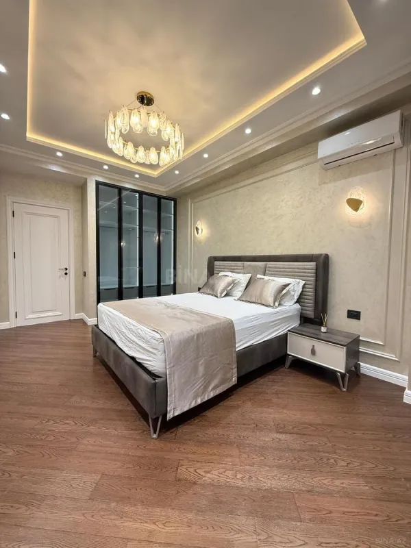 Satılır 3 otaqlı mənzil 130 m²