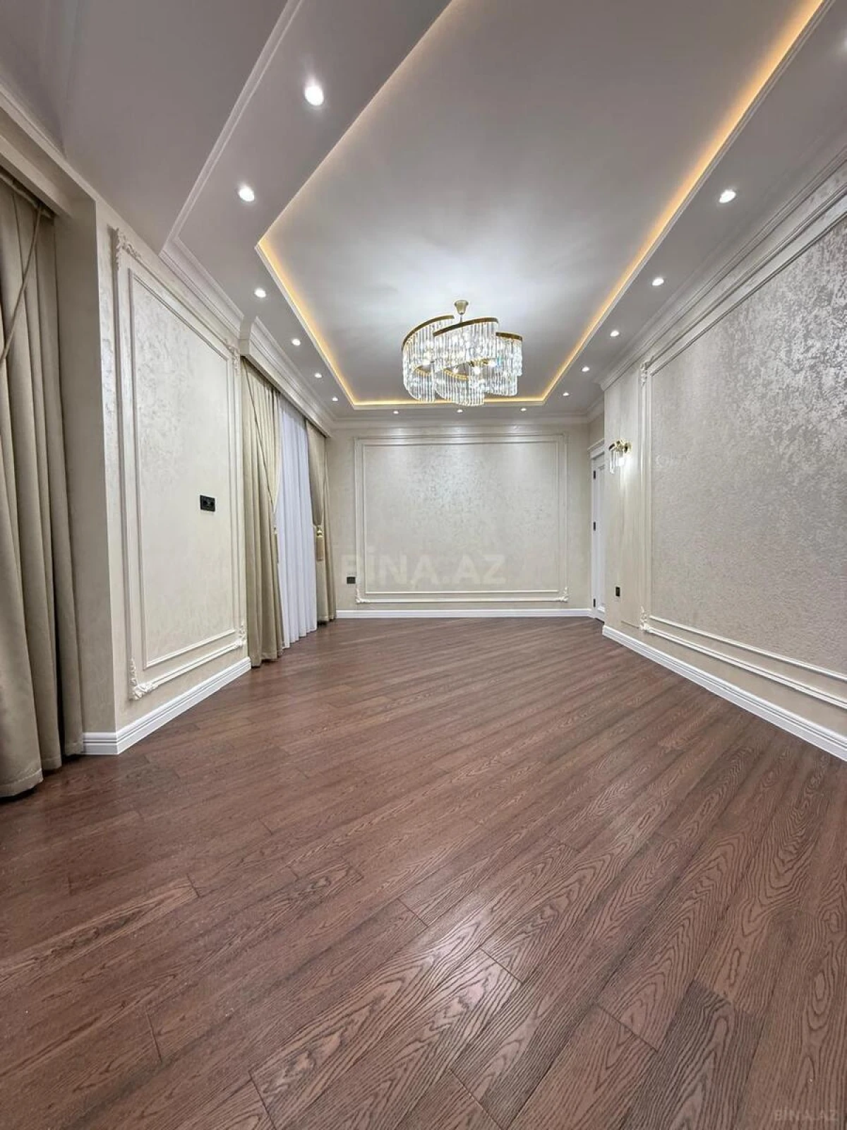 Satılır 3 otaqlı mənzil 130 m²