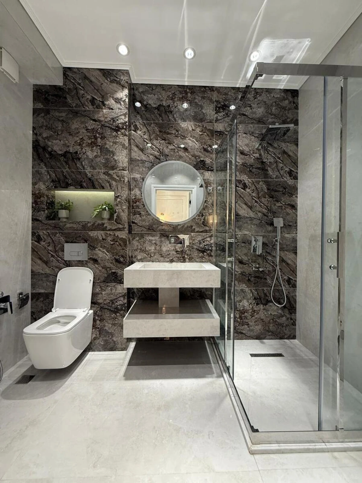 Satılır 3 otaqlı mənzil 130 m²