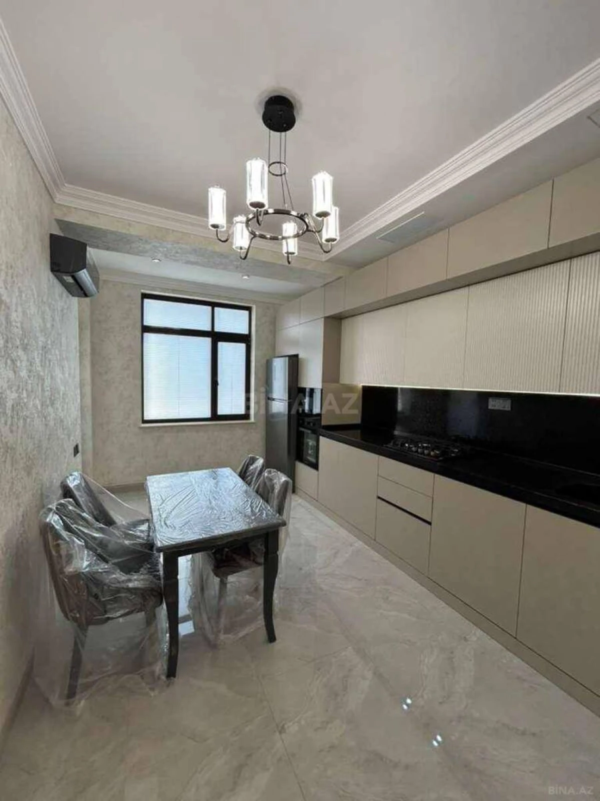 Satılır 3 otaqlı mənzil 112 m²