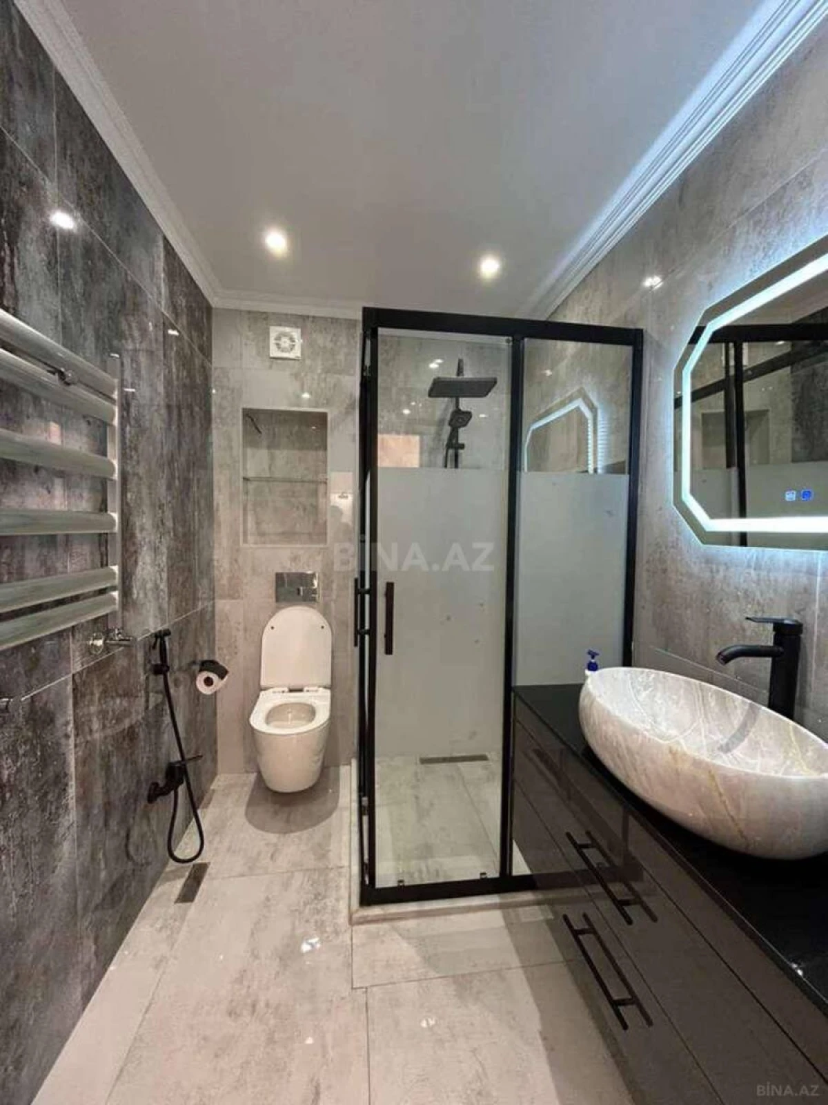 Satılır 3 otaqlı mənzil 112 m²