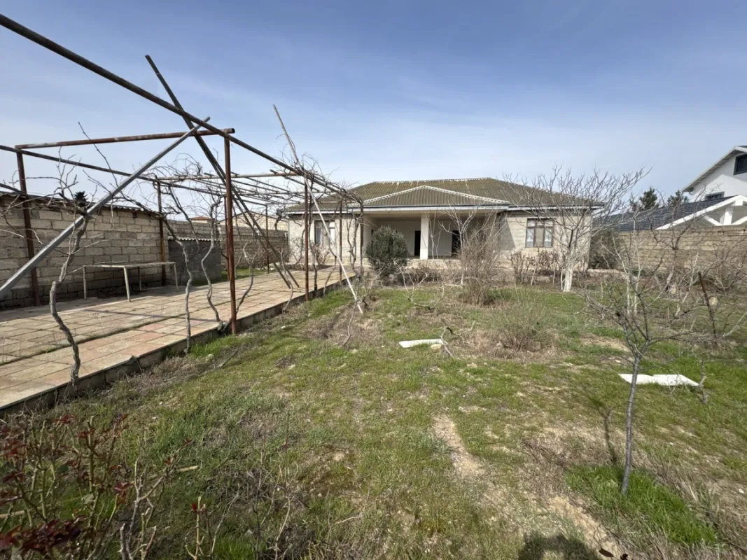 Satılır 5 otaqlı həyət evi 102 m²