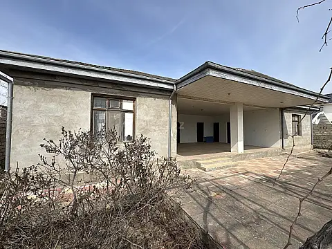 Satılır 5 otaqlı həyət evi 102 m²