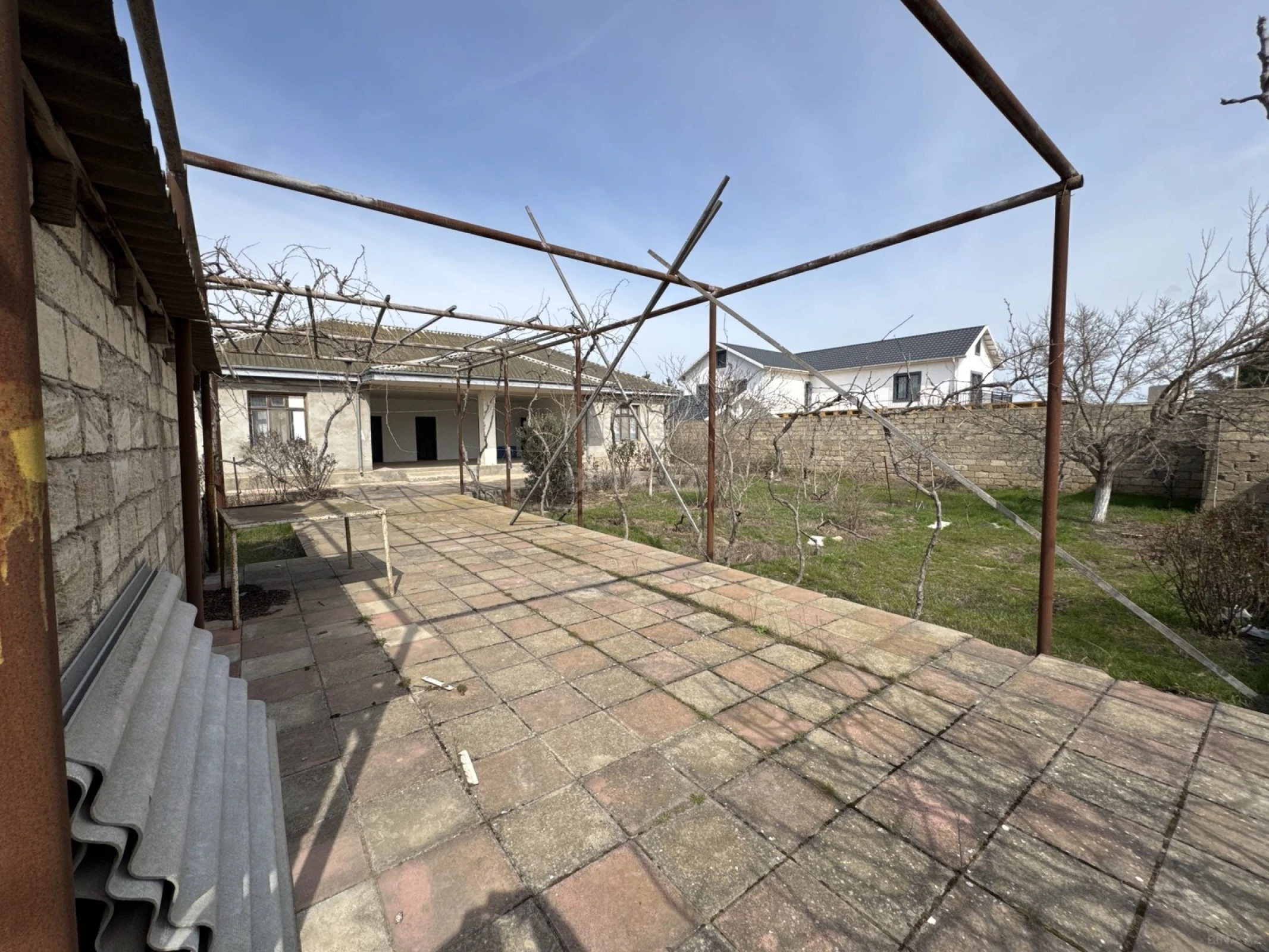 Satılır 5 otaqlı həyət evi 102 m²