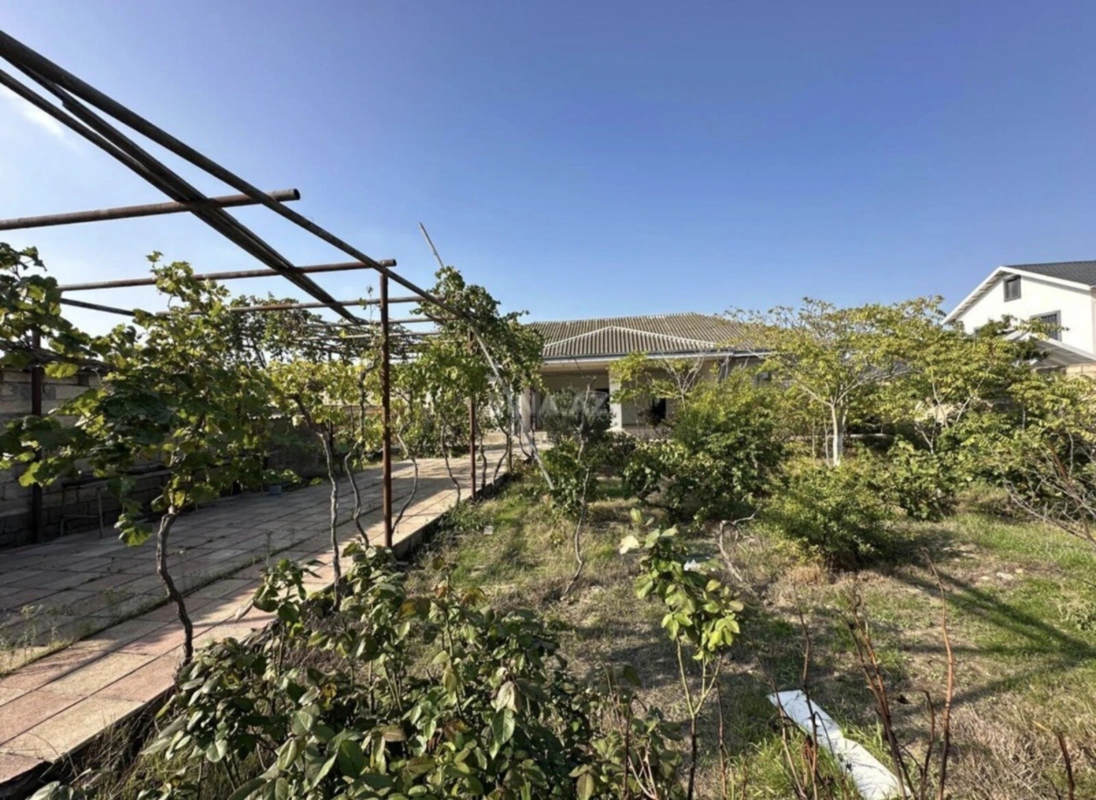 Satılır 5 otaqlı həyət evi 102 m²