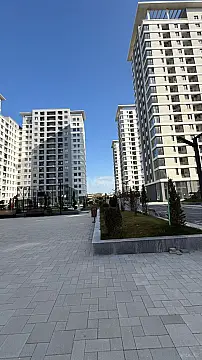 Satılır 3 otaqlı mənzil 77 m² — Bakı, İnşaatçılar 3 otaq 77.00 m²